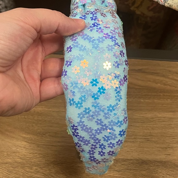 Brianna Cannon light blue floral iridescent headband - Picture 5 of 6